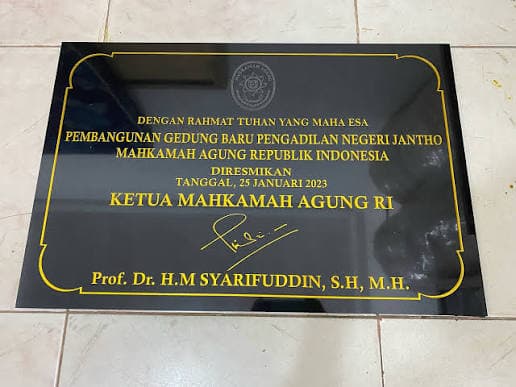 Prasasti peresmian hasil produksi workshop